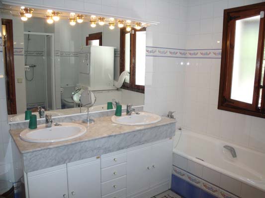 badkamer ligbad, douche en toilet deel 1